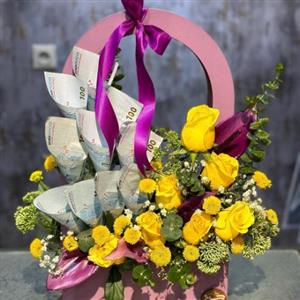 باکس گل رز زرد با پول 6041