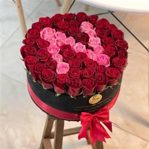 باکس گل رز با حرف N زیبا 6200