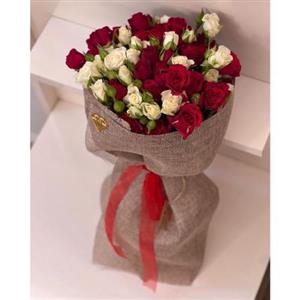 دسته گل رز مناسب هدیه تولد نوزاد دختر عمو 5995