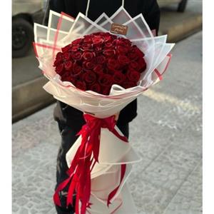 دسته گل رز فارغ التحصیلی برای دوست 5860