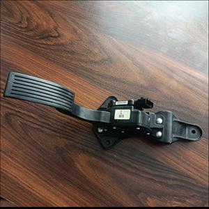 پدال گاز برقی سانتافه 327262B100