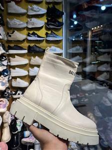 چکمه زمستانی مدل بوت خارجی Balenciga کرم