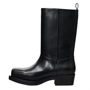 بوت زنانه مدل LEATHER
