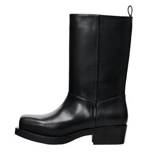 بوت زنانه مدل LEATHER