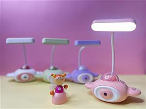 چراغ مطالعه مدل هواپیما به همراه تراش