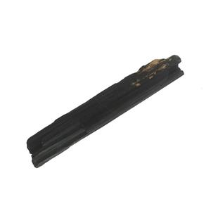 سنگ راف مدل  تورمالین شاخه کد t181