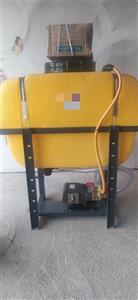 سمپاش ۴۰۰ لیتری زردپمپ 150بار برند gp