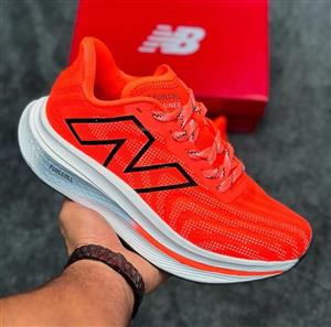 کتونی مردانه نیوبالانس ویتنامی وارداتی سایز ۴۰ تا ۴۵ مستر کوالیتی /New Balance FuelCell SuperComp Trainer v2