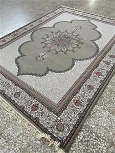 فرش 700 شانه نقشه آریا زمینه فیلی – پلی استر