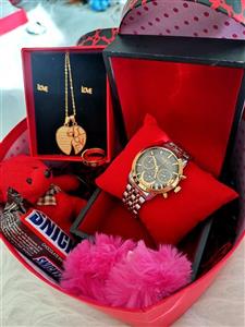 پک ویژه ولنتاین دخترانه شامل ساعت سیکو سه موتوره فعال و سایر اقلام تصویر کد 1815683