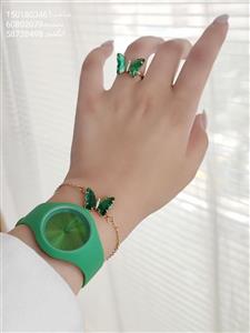ست اکسسوری دخترانه شامل ساعت دستبند و انگشتر طرح پروانه کد 1815554