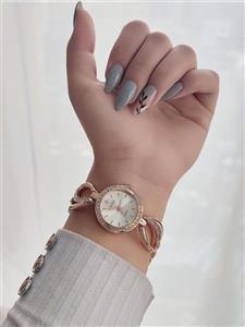 ساعت زنانه مارک ESPRIT دور نگین بند زنجیری رنگ ثابت و با کیفیت دارای رنگبندی متنوع کد 1921313