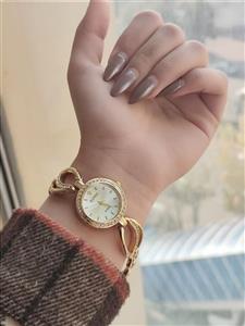 ساعت زنانه مارک ESPRIT صفحه گرد جدید دور نگین رنگ ثابت دارای رنگبندی متنوع کد 1921316