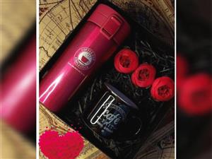 باکس هدیه تراول ماگ با فنجان  کادو ولنتاین و تولد کد val65