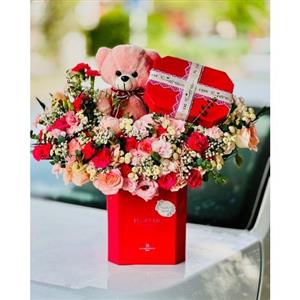 گلفروشی در سعادت آباد خیابان شهید قره تپه ای t7941