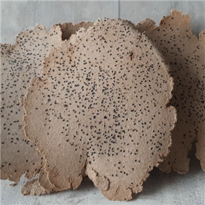 نان جو خالص با تزئین کنجد