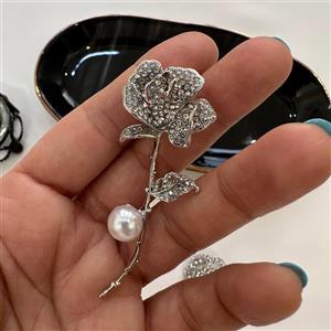 گل سینه گل رز تک مروارید زنانه کد 803375