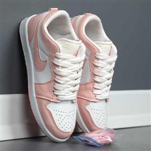 کتونی اسپرت زنانه نایک ایر جردن 1 سورنا کد12