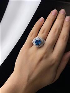 انگشتر جواهری طرح یاقوت کبود کد ۱۱۴۹