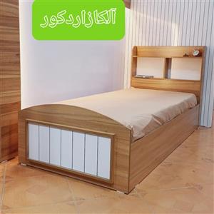 تخت کتابخانه دار