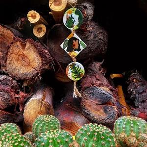 آویز سفالی سه عددی نقاشی شده طرح برگ قطر 10 سانتی متری