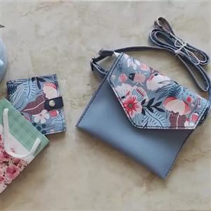 کیف دوشی دستدوز مناسب پیاده روی و مواقعی که میخایین کیف سبک بردارین