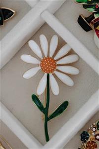 سنجاق سینه گل بابونه