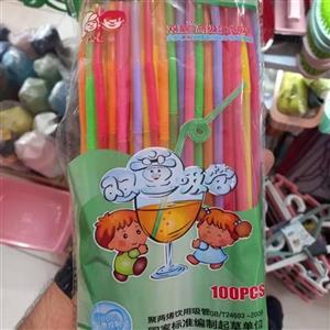 نی یکبارمصرف رنگی بسته 100عددی مدل پیچی ساخت ایران مناسب برای رستوران و تالار و کاردستی در پلاسکو دهقان