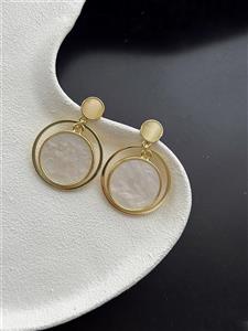 گوشواره حلقه صدفی