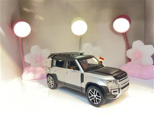 ماشین فلزی دیفندر۱/۲۴افرودی اورجینال