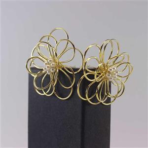 گوشواره میخی طرح گل طلایی زنانه کد 3001