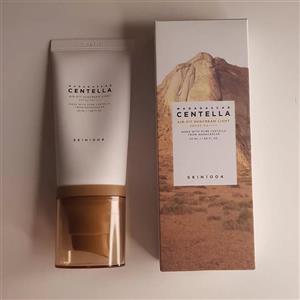 ضدآفتاب سبک سنتلا اسکین 1004 مدل Air-Fit Light حجم 50 میل