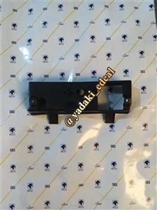 پایه نگهدارنده زیر دریچه هوای مرکزی داشبورد پژو پارس ۴۰۵ جدید آریسان رابط شیپوری قیفی دریچه پنل مرکزی پژو پارس و 405 جدید آریسان(فابریکی)