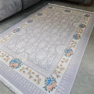 فرشینه | فرش چاپی برند حسن نیا چاپی هازان ترک طرح طوسی افشان زیره ترمز دار کد A141 (پس کرایه)