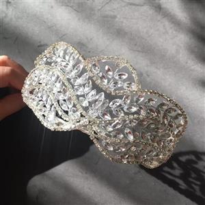 تاج کریستال دستساز مناسب نامزدی و عروسی با متریال مرغوب