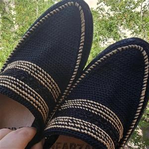 گیوه مردانه رنگ طوسی براق با زیره باکیفیت طبی