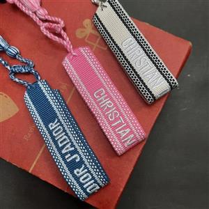 دستبند کریستین دیور با بالاترین کیفیت و رنگهای جذاب و سایز قابل تنظیم با گره کشویی از شانی گالری