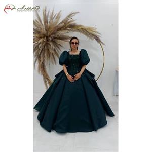 لباس عروس با پارچه حریر کارولند طرح دو دامن