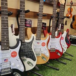 گیتار الکتریک فندر اصل ویژه دارای ضمانت ما تفاوتت