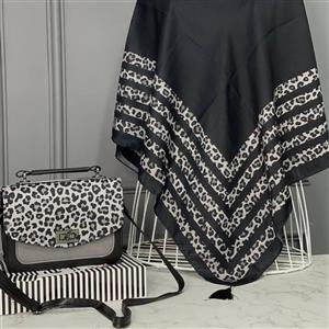 ست کیف و روسری مشکی طوسی طرح پلنگی  با کیف پاسپورتی و روسری نخی قواره 130 منگوله دار (با شال هم قابل سفارشه)