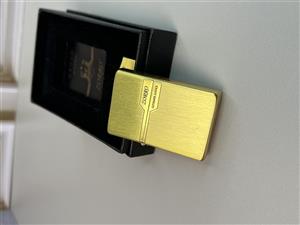 فندک ساده طلایی برند زورو