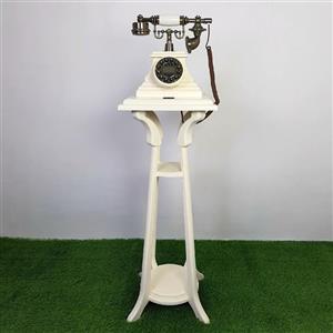 تلفن  رومیزی  همراه با میز تمام چوب  کنار سالنی برند شوبرت 