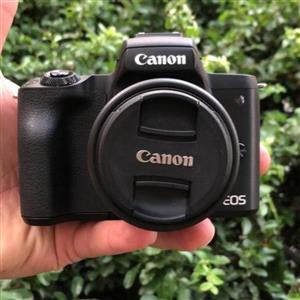 دوربین دست دوم  بدون آینه کانن  Canon EOS M50 Mark II kit 15-45mm f\/3.5-6.3 IS STM (2000 شات)
