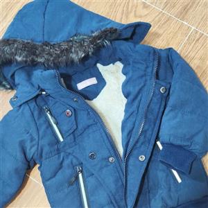 کاپشن اسپرت نقلی میکرو کمرکش با خز داخل بسیار گرم ارسال رایگان بدلیل تک سایز شدن به قیمت استثنایی 