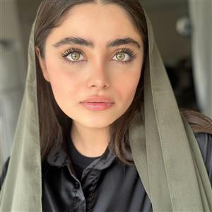 لنز فصلی یونیک لیناریا Unique Linaria  عسلی زیتونی دور دار