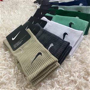 جوراب نایک مردانه ساقدار ....پک سه تایی قیمتش  133تومن