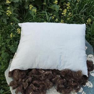 بالش، بالشت پشمی طبیعی بزرگ ابعاد حدود 50 در 70 و وزن خالص 1 و نیم کیلو پشم گوسفندی شسته شده