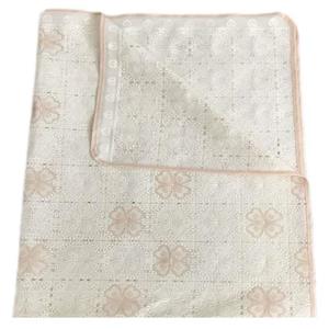 سفره 6 نفره مدل رویال طرح گیپور سایز 140×100 سانتی متر