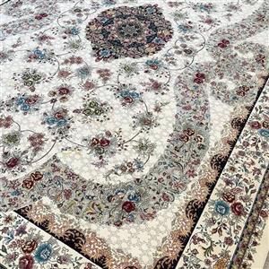 فرش ماشینی 700 شانه طرح  رونیکا  زمینه کرم 