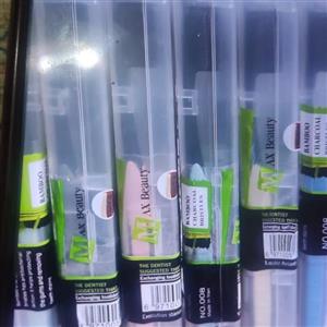 مسواک ذغالی بامبو همراه با باکس شیک در رنگهای مختلف برای تمامی افراد خانواده با بهترین کیفیت و قیمت مناسب  